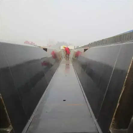 Prefabricated small box girder standardized construction, see how others do it!