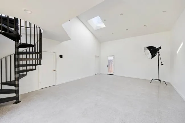 BIM Architecture | A simple and charming expansion/photographer's studio