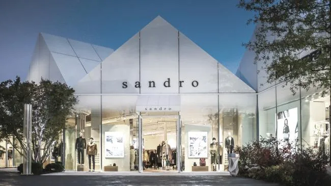 BIM Architecture | Lyon Outlets in France, white chambers form villages/Gianni Ranaulo Design