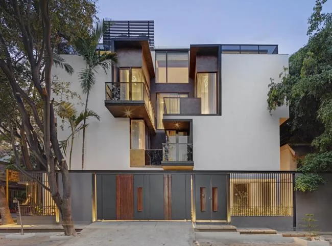 BIM Architecture | Concave and Irregular, Breaking Order: RL Room/SDeG in Bangalore