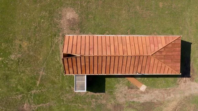 BIM Architecture | Red Hut on Village Grassland: PH2 Room/DX Arquitectos
