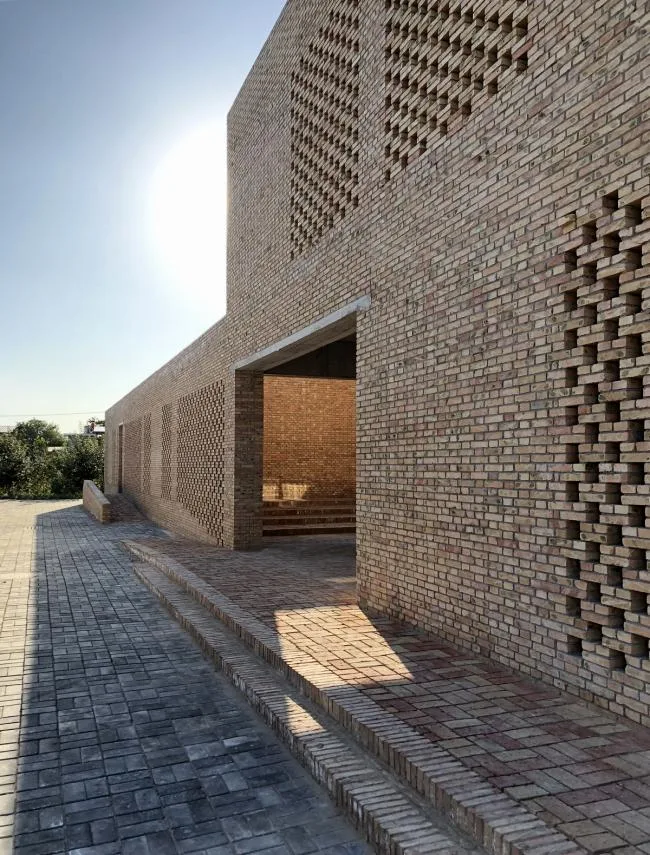 BIM Architecture | Standing tall on the village site, simple yet warm: Architecture in the middle of the Sanhe Village People's Movement/Wall
