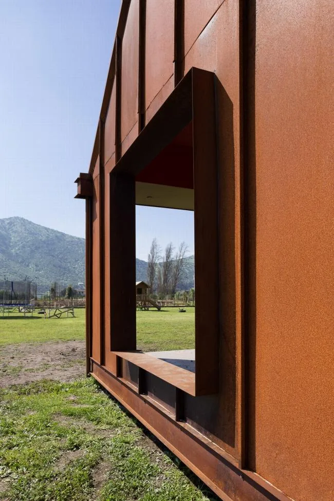 BIM Architecture | Red Hut on Village Grassland: PH2 Room/DX Arquitectos