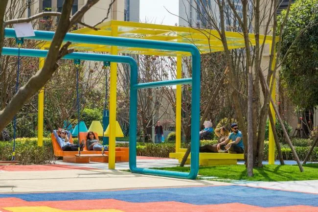 BIM Architecture | Colorful Pixel Paradise/100 Architects