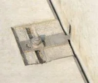 Connection between prefabricated walls and slabs or beams