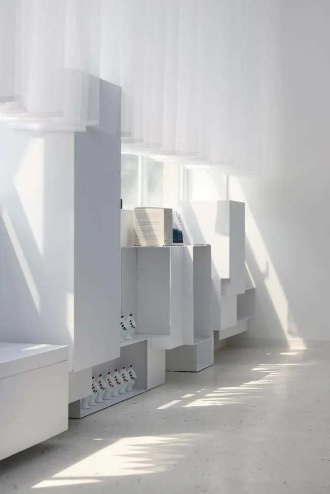 BIM Architecture | Twelve Lines of Poetry Hidden in Space: By JOVE Flower Shop/Mur Mur Lab