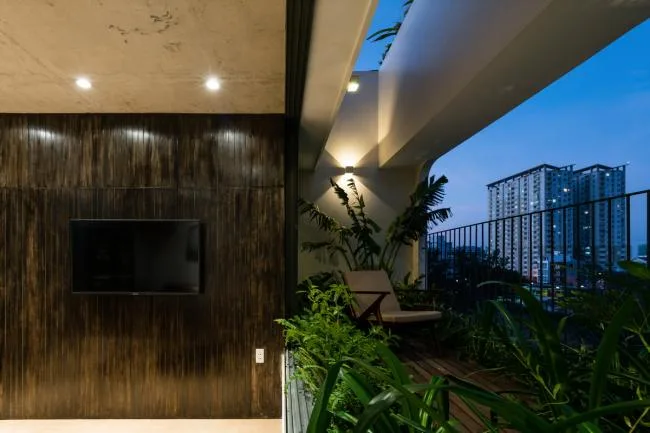 BIM Architecture | Vertical Flower Garden Room Smiling in the Wind/H2