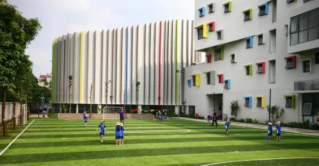 BIM Architecture | Dynamic Green Dream Campus: Ecological Line School/1+1>2 Architects