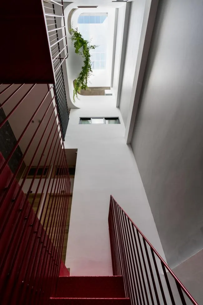 BIM Architecture | Vertical Flower Garden Room Smiling in the Wind/H2