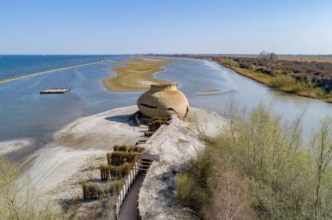 BIM Architecture | Waterbird Eggs Living by the Water: Tij Unelegant Bird House/RO& AD Architecten