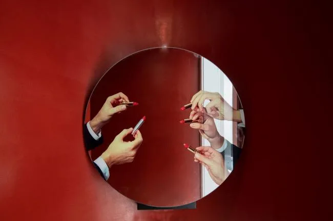 BIM Architecture | Twelve Lines of Poetry Hidden in Space: By JOVE Flower Shop/Mur Mur Lab