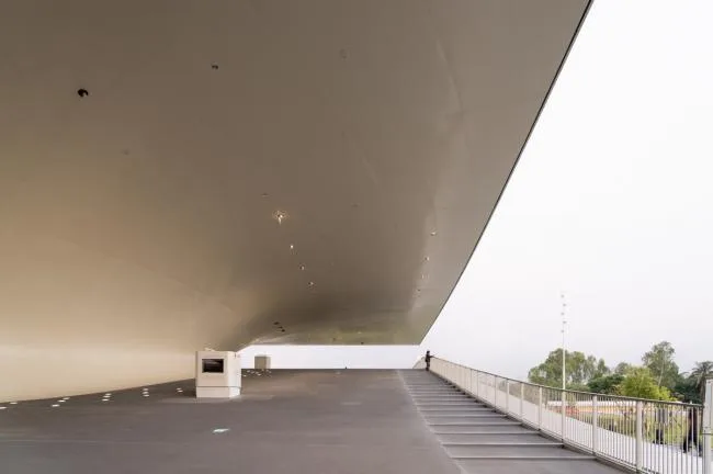 BIM Architecture | Like the free development and extension of banyan tree roots: Kaohsiung Art Center/Mecanoo