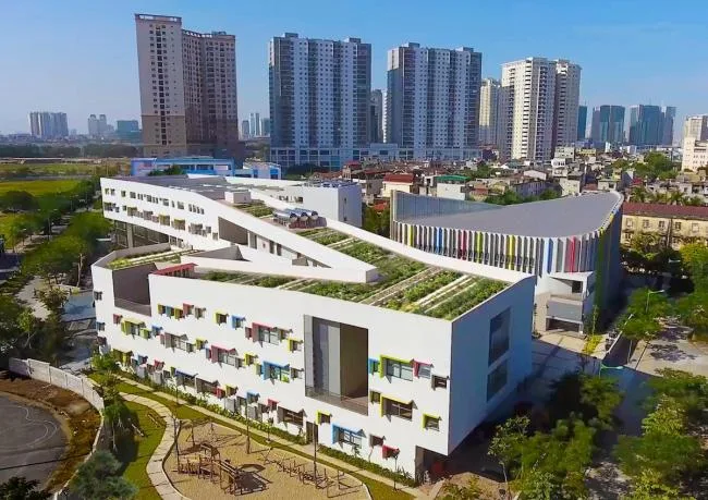 BIM Architecture | Dynamic Green Dream Campus: Ecological Line School/1+1>2 Architects