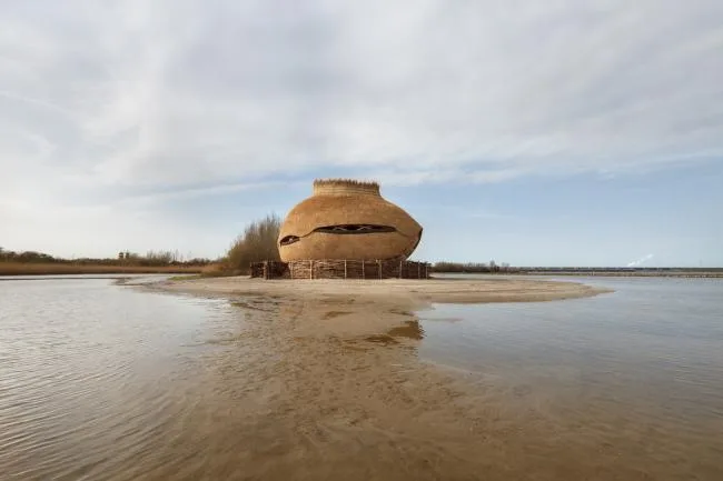 BIM Architecture | Waterbird Eggs Living by the Water: Tij Unelegant Bird House/RO& AD Architecten