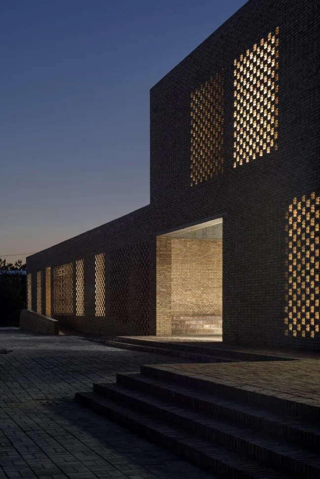 BIM Architecture | Standing tall on the village site, simple yet warm: Architecture in the middle of the Sanhe Village People's Movement/Wall