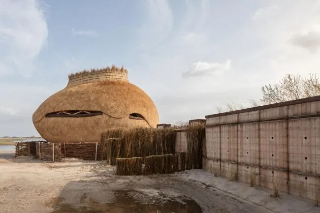 BIM Architecture | Waterbird Eggs Living by the Water: Tij Unelegant Bird House/RO& AD Architecten