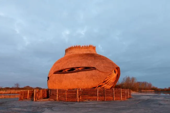 BIM Architecture | Waterbird Eggs Living by the Water: Tij Unelegant Bird House/RO& AD Architecten