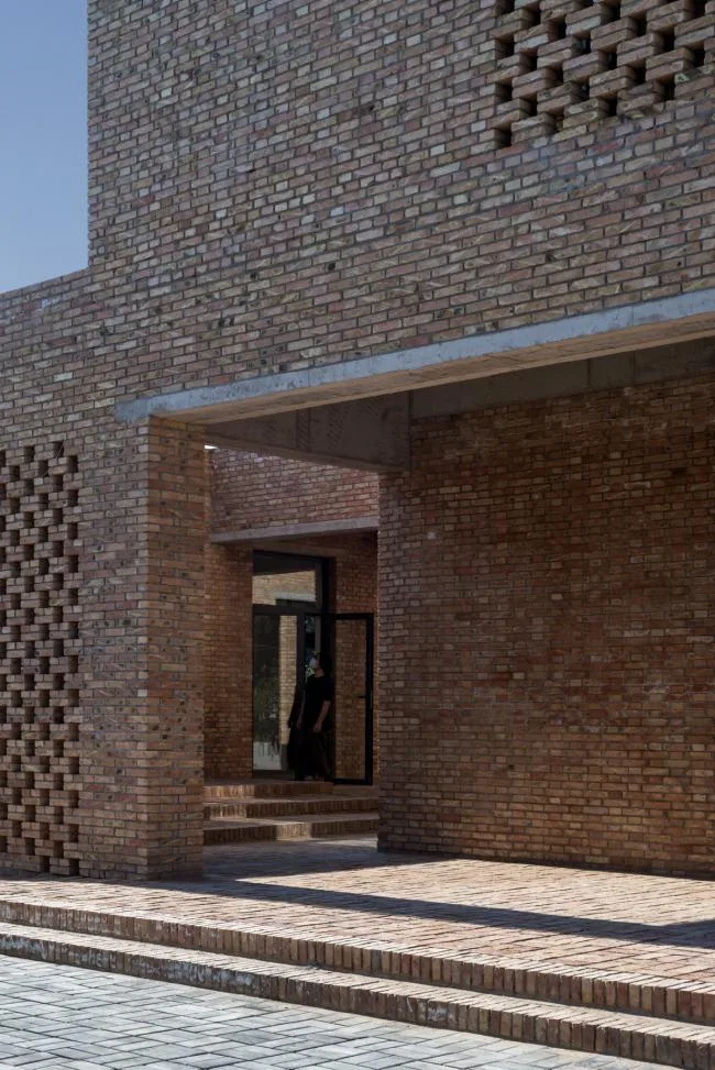 BIM Architecture | Standing tall on the village site, simple yet warm: Architecture in the middle of the Sanhe Village People's Movement/Wall