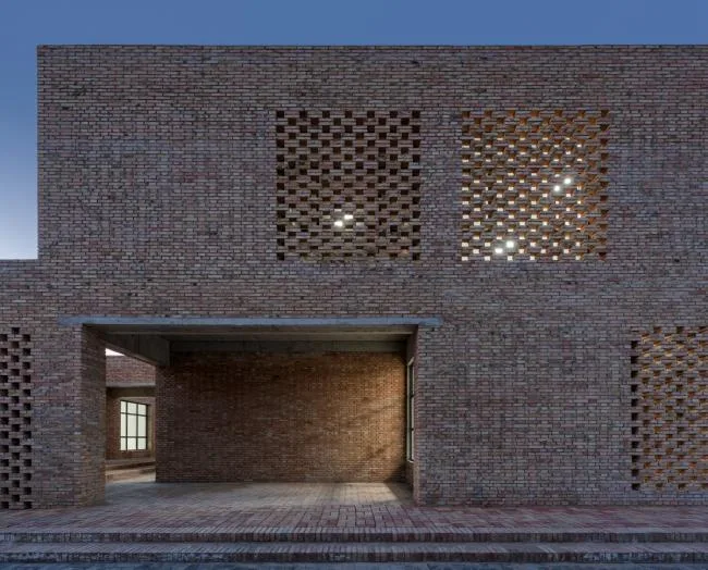 BIM Architecture | Standing tall on the village site, simple yet warm: Architecture in the middle of the Sanhe Village People's Movement/Wall