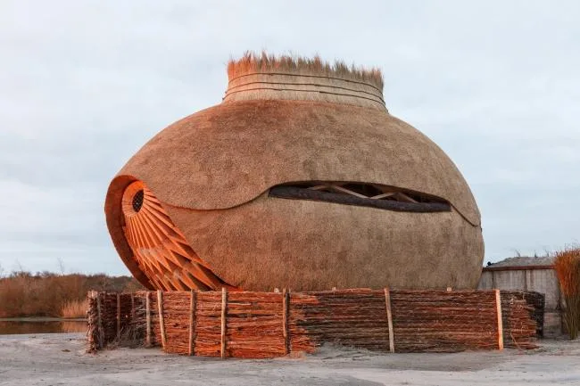 BIM Architecture | Waterbird Eggs Living by the Water: Tij Unelegant Bird House/RO& AD Architecten