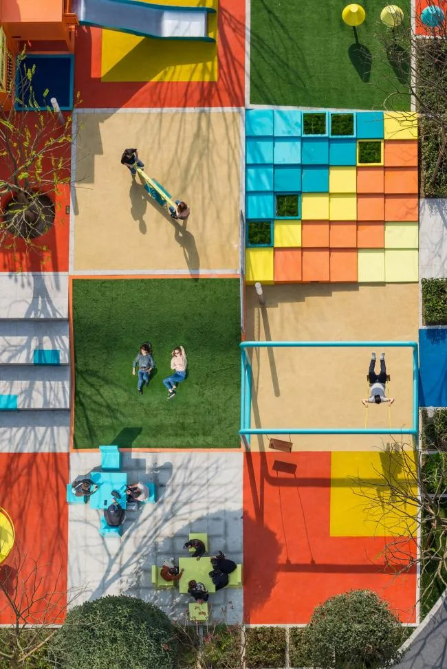 BIM Architecture | Colorful Pixel Paradise/100 Architects