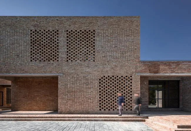 BIM Architecture | Standing tall on the village site, simple yet warm: Architecture in the middle of the Sanhe Village People's Movement/Wall