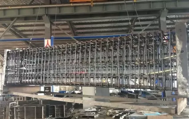 Four Point Suspension of Column Reinforcement Skeleton