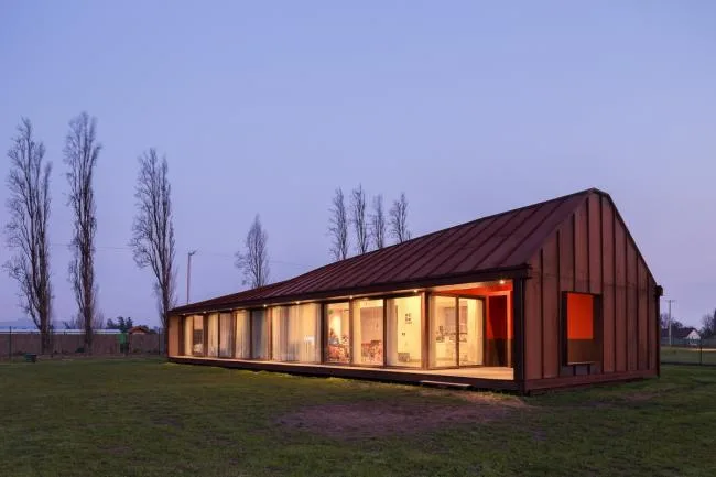 BIM Architecture | Red Hut on Village Grassland: PH2 Room/DX Arquitectos