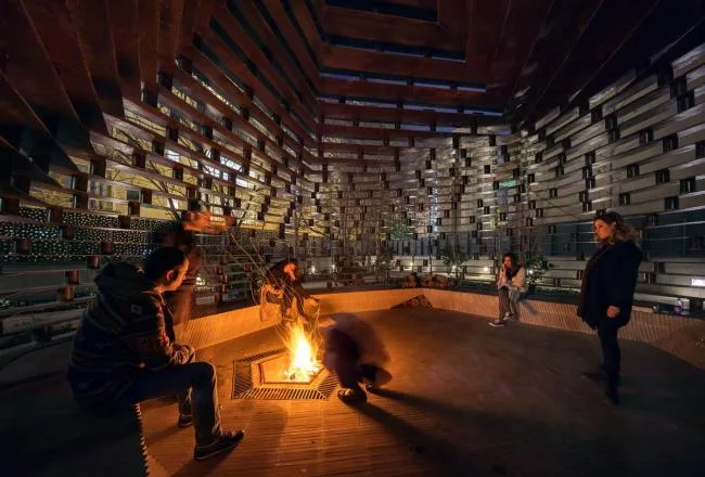 BIM Architecture | Incorporating Ancient Elements, Pillarless Canopy Built with Flake "Fish Scales"/Olgooco
