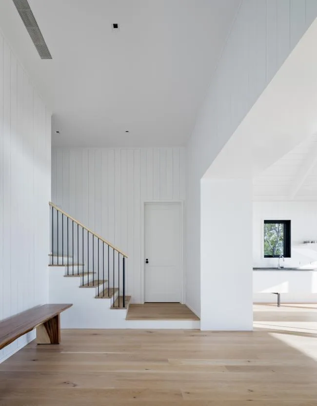 BIM Architecture | Donghu Home, a pure white home with frozen lake scenery/Robert Young Architects