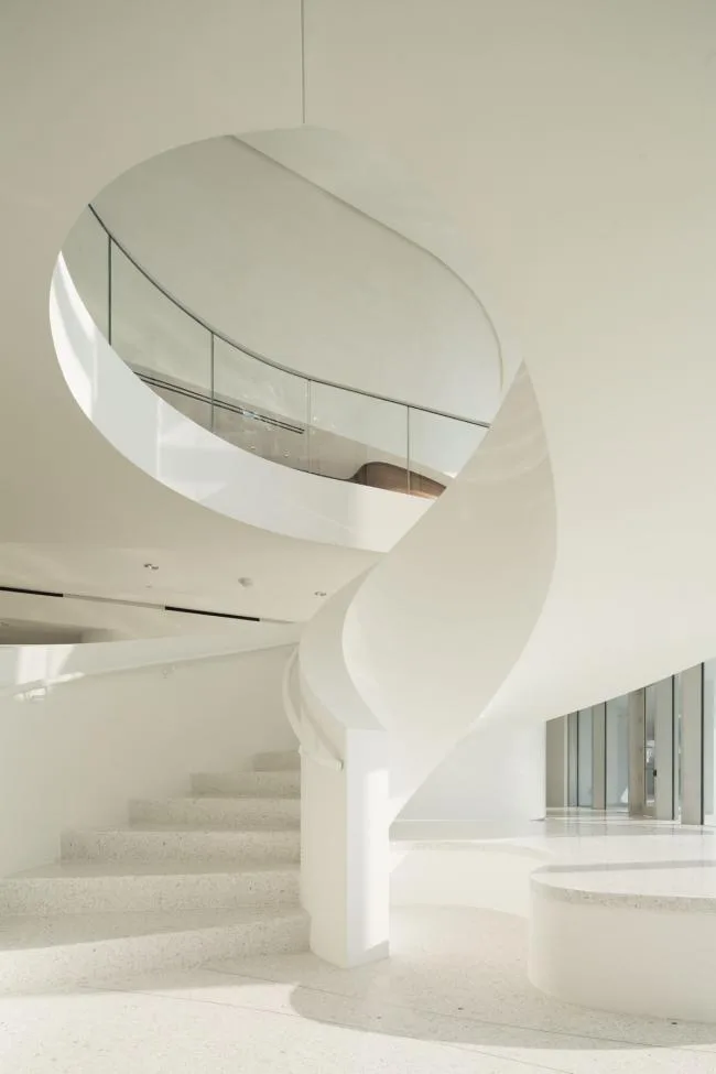 BIM Architecture | Dance Square Grid: Miami Sunshine Beach Pure White Room Tyta Jade Signature/Herzog& De Meuron