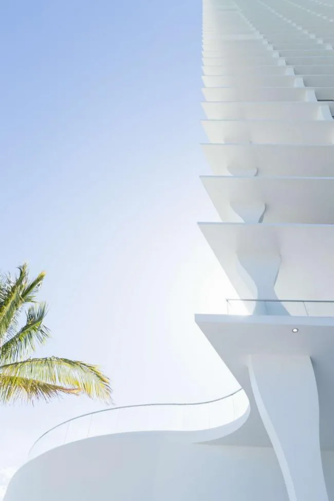 BIM Architecture | Dance Square Grid: Miami Sunshine Beach Pure White Room Tyta Jade Signature/Herzog& De Meuron