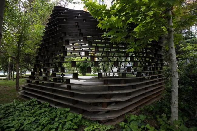 BIM Architecture | Incorporating Ancient Elements, Pillarless Canopy Built with Flake "Fish Scales"/Olgooco