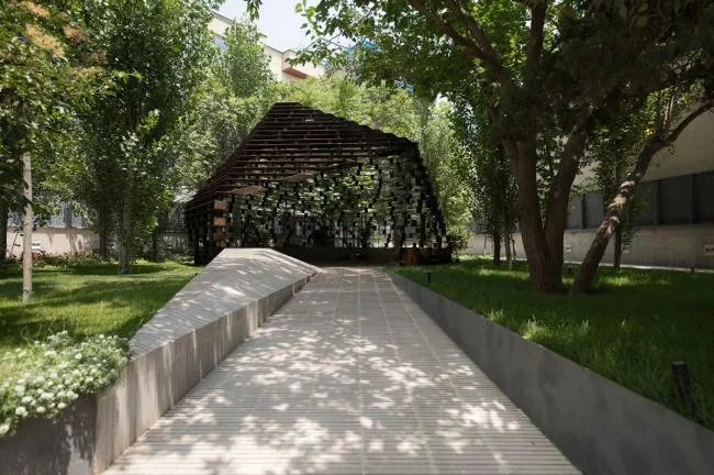 BIM Architecture | Incorporating Ancient Elements, Pillarless Canopy Built with Flake "Fish Scales"/Olgooco