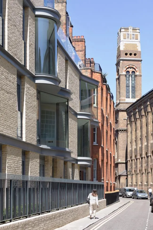 BIM Architecture | IV Castle Lane Apartment, Curved Corner Softening City Standard/DROO