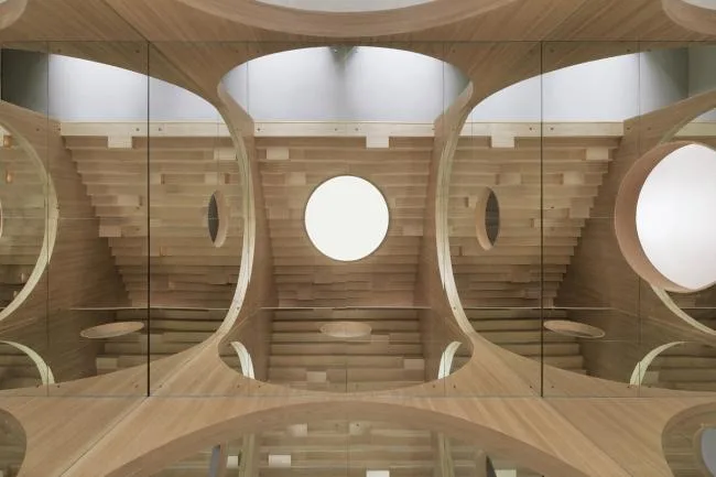 BIM Architecture | Arches and Mirrors: Endless Space of Virtual Reality Contrast/Panda Architecture