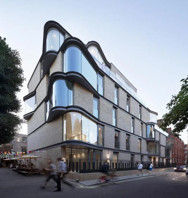 BIM Architecture | IV Castle Lane Apartment, Curved Corner Softening City Standard/DROO