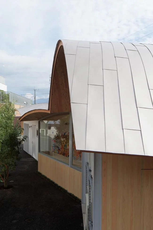 BIM Architecture | Under Mount Fuji, the gentle and charming curves: Toranoko Nursery/Takashige Yama * * * Office