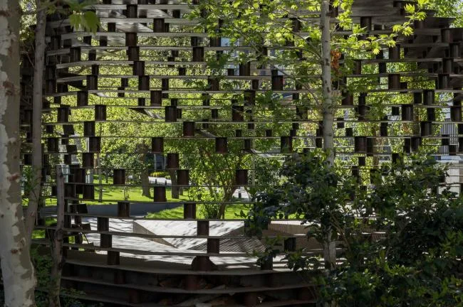 BIM Architecture | Incorporating Ancient Elements, Pillarless Canopy Built with Flake "Fish Scales"/Olgooco