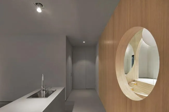 BIM Architecture | Arches and Mirrors: Endless Space of Virtual Reality Contrast/Panda Architecture