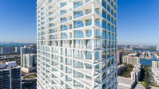 BIM Architecture | Dance Square Grid: Miami Sunshine Beach Pure White Room Tyta Jade Signature/Herzog& De Meuron