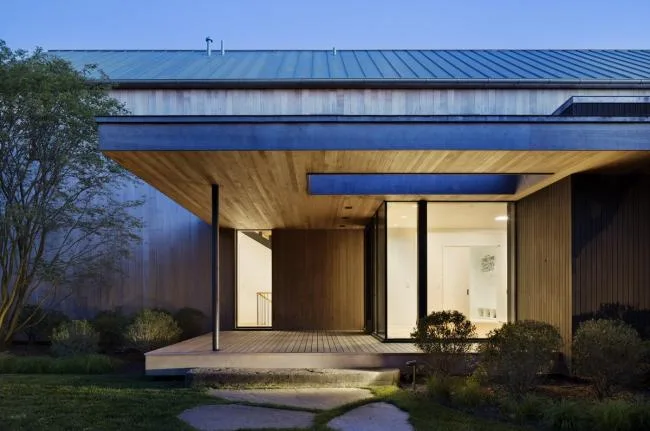 BIM Architecture | Donghu Home, a pure white home with frozen lake scenery/Robert Young Architects