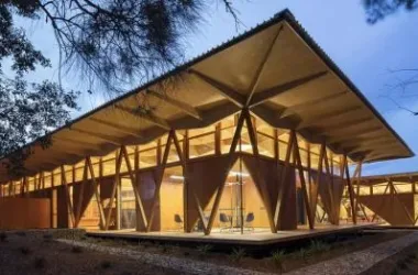 BIM Architecture: Transparent, Open, and Innovatively Leading the Macquarie Year's Eve School Entrepreneurship Incubation Center by Architectus-BIM WORLD