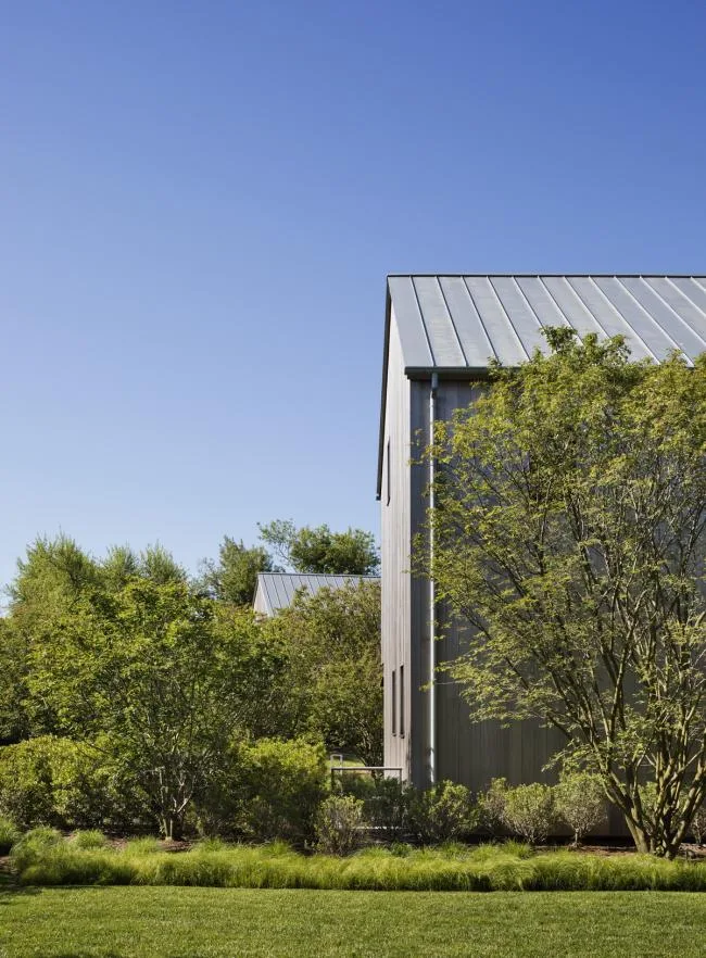 BIM Architecture | Donghu Home, a pure white home with frozen lake scenery/Robert Young Architects