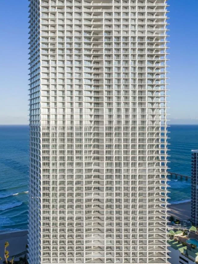 BIM Architecture | Dance Square Grid: Miami Sunshine Beach Pure White Room Tyta Jade Signature/Herzog& De Meuron