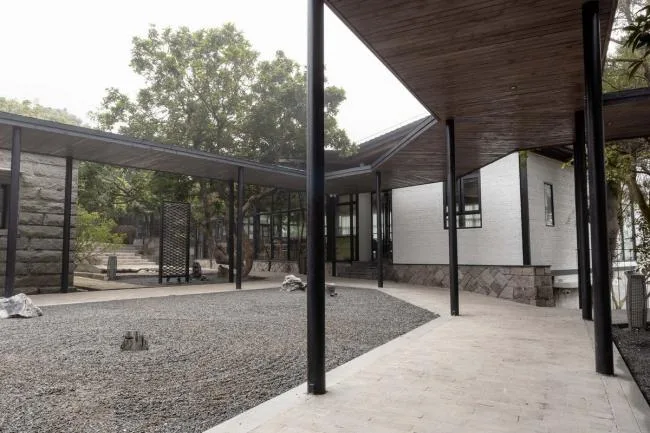 BIM Architecture | Maolin Qingquan, Burning Spray Nose Drinking Tea: Tea Words Not Elegant House/Hehe Design Studio
