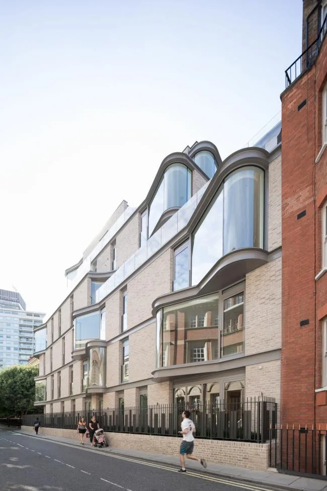 BIM Architecture | IV Castle Lane Apartment, Curved Corner Softening City Standard/DROO