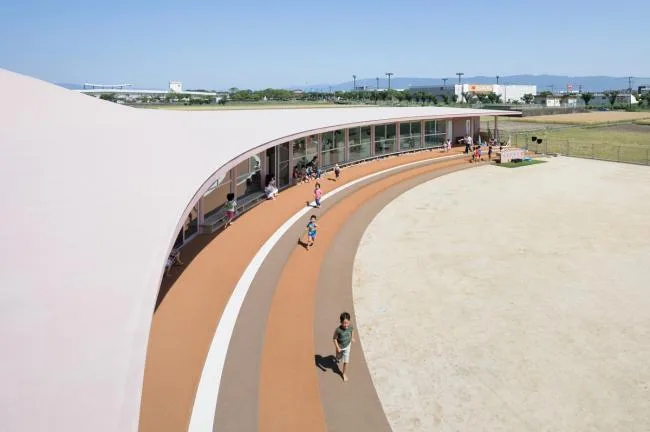 BIM architecture | Mountain shaped surround, active river: Subaru Kindergarten/RFA+CFA in Japan