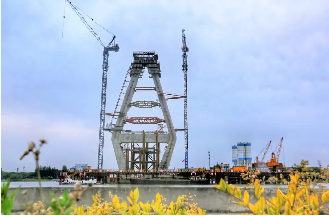 BIM and prefabricated | The highest double section column is 23.15 meters, and the Kunyang Road Cross River Bridge sets a new record for prefabricated and assembled columns in Shanghai