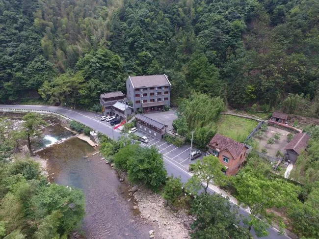 BIM Architecture | Revisiting Mountains and Rivers - Lin'an Yuleshan Housing Reform Design/Jiushe Construction Studio